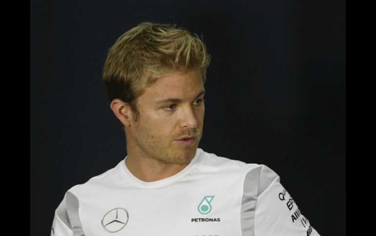 Rosberg no ha ganado en Sepang, aunque esta temporada consiguió victorias en circuitos en los que tampoco había alzado el puño. EFE / F. Ismail