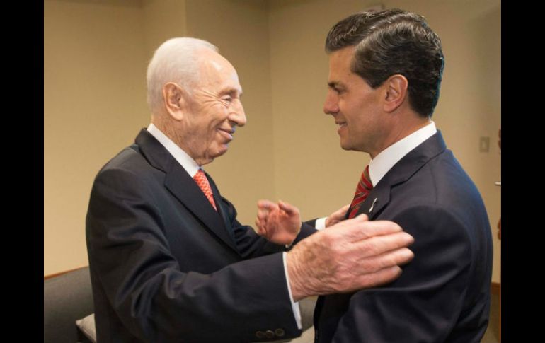 Peres visitó México seis veces, y fue recibido por Enrique Peña Nieto en una visita de Estado en 2013. NTX / ARCHIVO