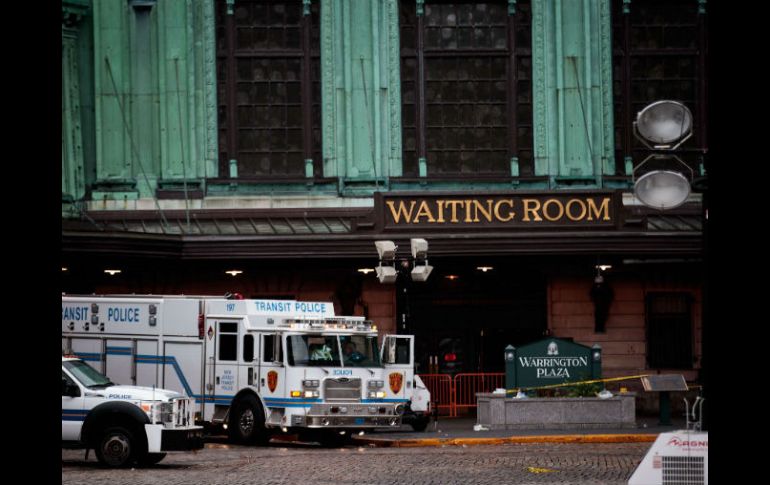 Informes extraoficiales indican que la máquina entró a la estación de Hoboken al triple de la velocidad permitida. AFP / D. Angerer