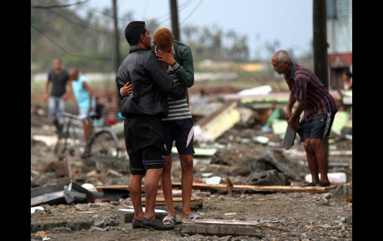 El huracán ''Matthew'' deja a su paso por Cuba graves destrozos en el extremo oriental de la isla. EFE / A. Ernesto