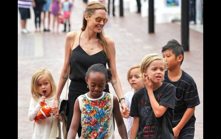 Angelina Jolie y sus seis hijos acuden a terapia, según informó a la revista 'People'. INSTAGRAM / angelinajolieofficial