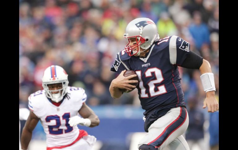 Brady igualó un récord de la NFL, al lograr su 26to triunfo contra un mismo equipo. AFP /  B. Carlsen