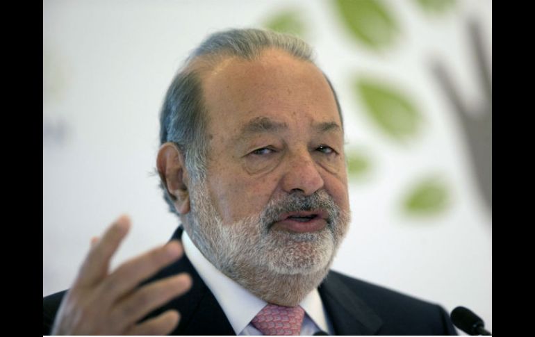 La empresa de Carlos Slim no cobrará contraprestación alguna a sus accionistas por el ejercicio de su derecho. AP / ARCHIVO