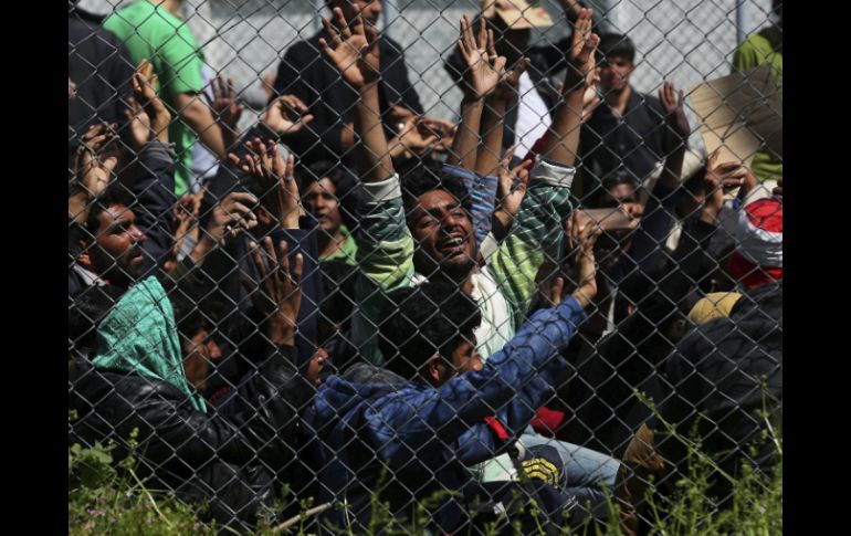 Muchos migrantes rehúsan dar sus huellas dactilares porque temen que eso les impida pedir asilo en otro país. EFE / ARCHIVO