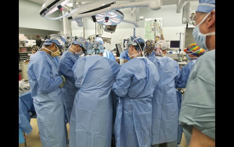 Es el programa de trasplantes con mayor productividad en América Latina asegura el titular de la División de Nefrología del IMSS. EFE / ARCHIVO