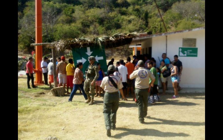 Se llevó a cabo la evacuación en las comunidades de Tehuamixtle, Aquiles Serdán y Corrales, en el municipio de Cabo Corrientes. TWITTER / @PCJalisco