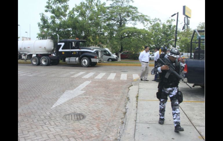 Personal de la División de Gendarmería y empleados de la paraestatal realizaron inspecciones de seguridad. NTX / ARCHIVO