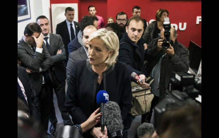 Las últimas encuestas sugieren que Marine Le Pen podría alcanzar el balotaje en la contienda presidencial en 2017. EFE / E. Laurent