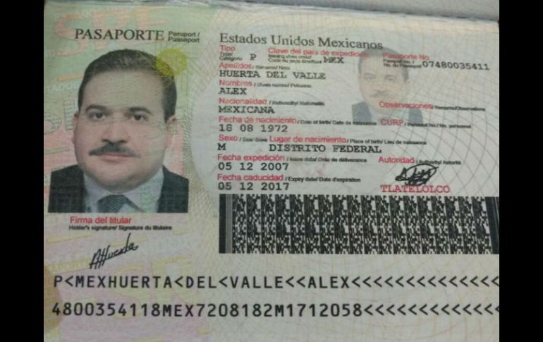Pasaporte falsificado con el que aparentemente Duarte intentaría dejar el país. EFE /