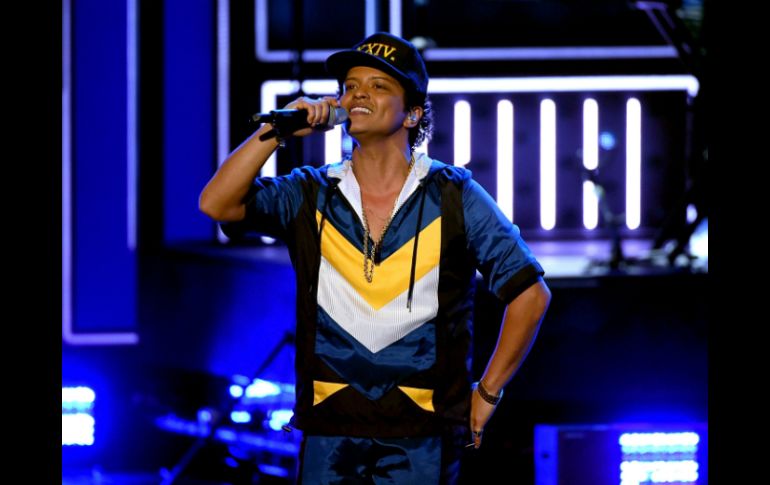 Bruno Mars abrió la ceremonia con una presentación de su más reciente presentación '24k Magic'. AFP / K. Winter