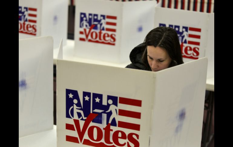 Los votos con los que Clinton avanza, constituyen la mayor ventaja que el candidato perdedor ha sacado al ganador en ese país. AP / ARCHIVO