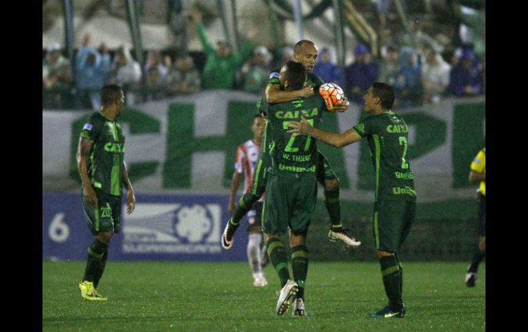 El Chapecoense y Atlético Nacional se enfrentarían en la final de la Copa Sudamericana. EFE / M. Cunha