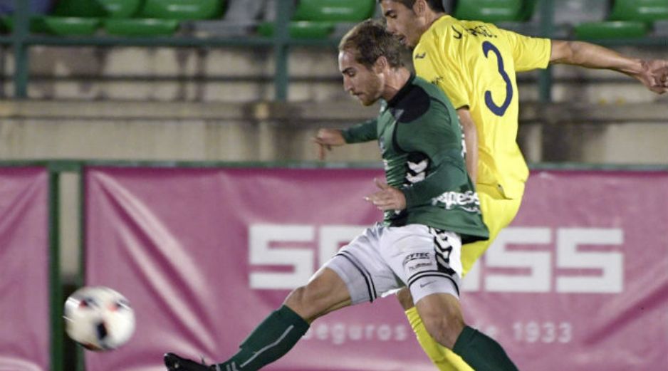 Se espera que los dos futbolistas mexicanos vuelvan a jugar en el partido de vuelta. EFE / I. Herrero