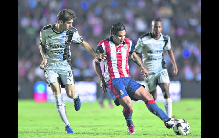 Carlos Peña durante el duelo entre Querétaro —su posible equipo en un futuro— contra el Guadalajara en la Final de la Copa MX. MEXSPORT /