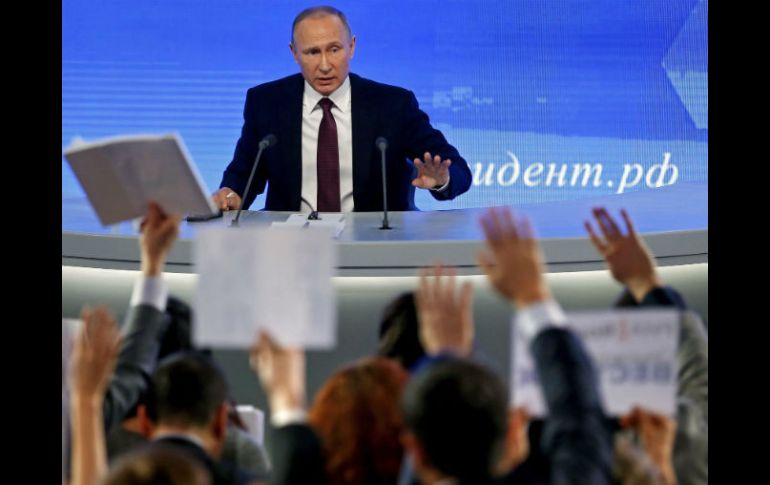 En su discurso anual, Vladimir Putin desestima las aseveraciones de Washington sobre manipular el proceso electoral. EFE / Y. Kochetkov