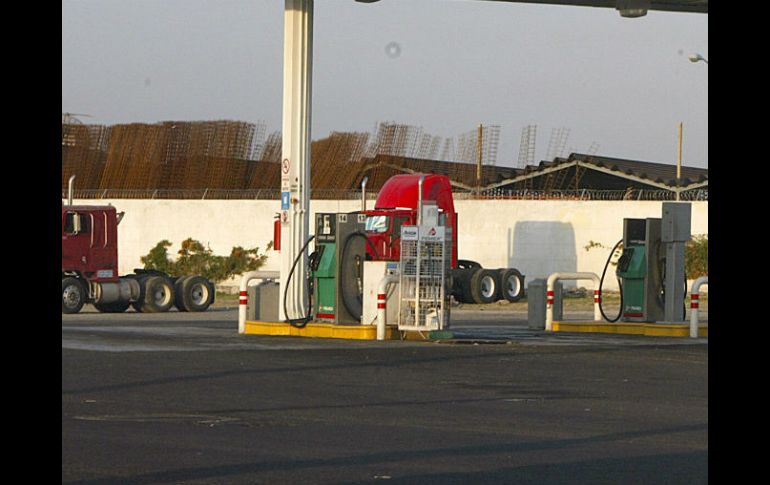 Pemex exhortó a evitar compras extraordinarias de gasolina, ya que el abastecimiento se normalizará. EL INFORMADOR / ARCHIVO