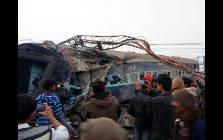 En noviembre, 127 personas murieron cuando 14 vagones de un tren de pasajeros se salieron de las vías. EFE / ESPECIAL