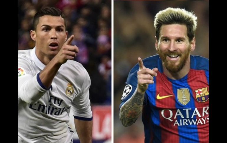 ''Chicharito'' dice que Messi y Cristiano se encuentran un peldaño por encima del resto de los futbolistas a nivel mundial. AFP / ARCHIVO