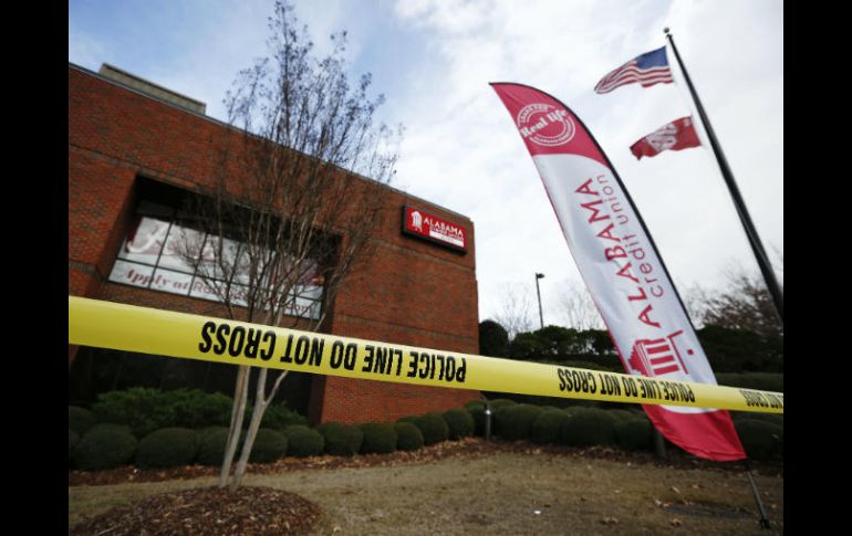 Los hechos ocurrieron en la sucursal del Alabama Credit Union, a pocos metros de un centro deportivo. AP / B. Anderson