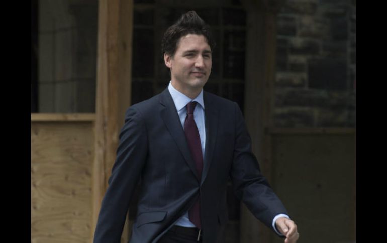 El gabinete de Trudeau sigue conservando la equidad de género, con 15 ministras y 15 ministros. AP / ARCHIVO