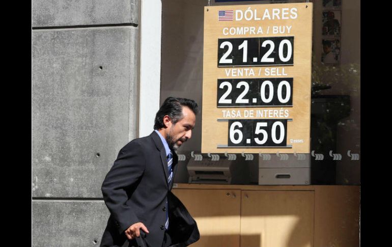 El Banco de México fijó el cambio en 21.5738 pesos. SUN / B. Fregoso