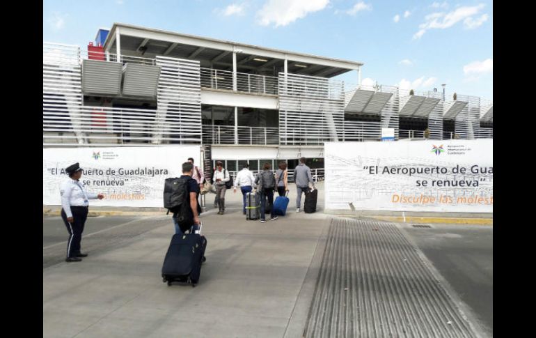 La Fiscalía instaló un operativo para impedir que los ejidatarios se instalaran en el Aeropuerto. EL INFORMADOR / M. Vargas