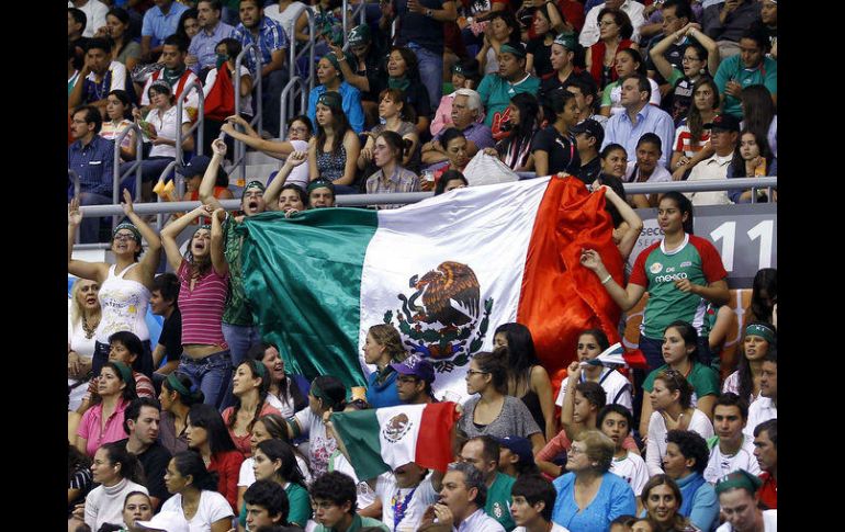La afición mexicana que radica en los estados unidos se ha caracterizado por abarrotar los encuentros de la selección nacional. NTX / ARCHIVO