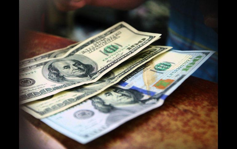 Los bancos de la Ciudad de México cotizaron el dólar en seis centavos menos respecto a la sesión anterior. EL INFORMADOR / ARCHIVO