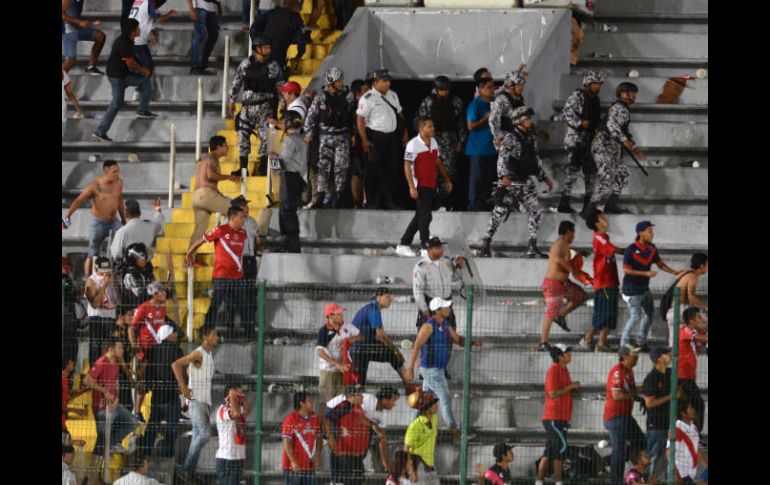 Por incitar la violencia, la porra de los felinos podría no tener entrada a los estadios en donde el conjunto norteño juegue de visita. MEXSPORT / ARCHIVO