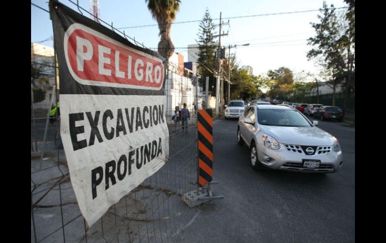 Por siete meses se restringirá la circulación en la avenida Ávila Camacho, entre Circunvalación y Mar Egeo. EL INFORMADOR /