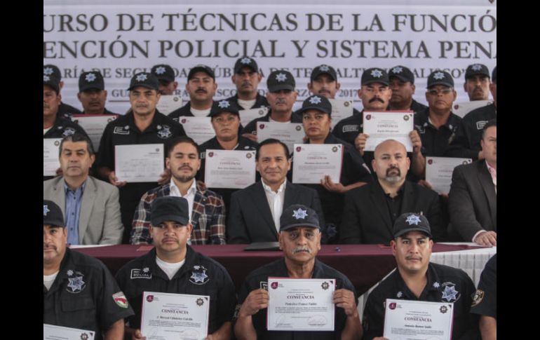 Los 40 elementos recibieron reconocimientos por la conclusión del curso Técnicas de la Función Policial. EL INFORMADOR / F. Atilano