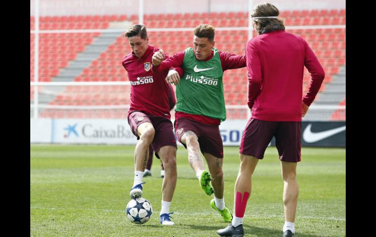 Torres (I) fue llevado a un hospital el 2 de marzo en el juego contra La Coruña, tras quedar inconsciente en un choque de cabezas. TWITTER / @Atleti