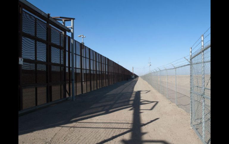 El muro fronterizo autorizado por el Congreso hace una década se retrasó por problemas de adquisición de tierras de un dueño privado. EFE / ARCHIVO