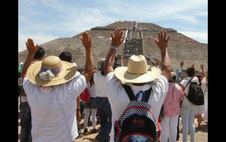 Proteger la piel, con protector solar o sombreros, es una recomendación para los asistentes a las zonas arqueológicas. NTX / ARCHIVO