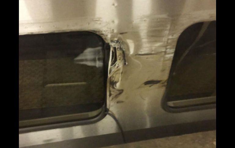 En la imagen puede verse parte del daño ocasionado al tren. AP / J. Geary