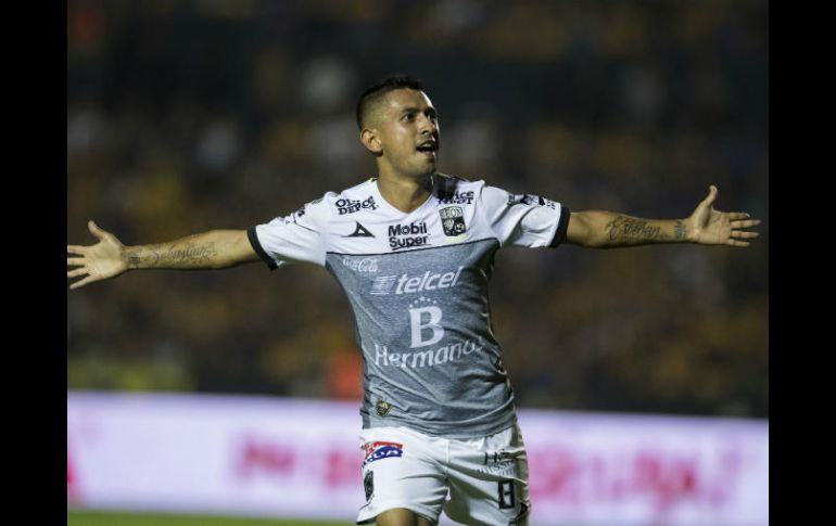 Elías Hernández celebra el único gol ante Tigres. MEXSPORT / J. Martínez