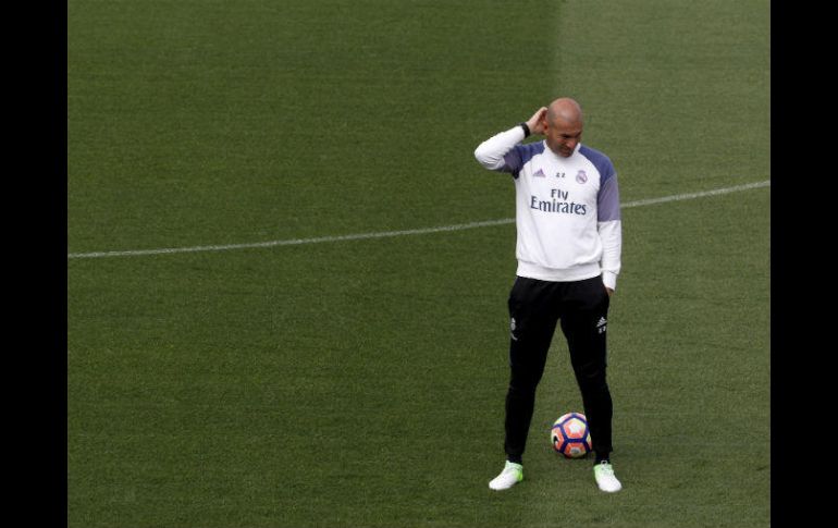 El Real Madrid entrena este martes en Valdebebas, previo a su partido correspondiente a la jornada 21 de la liga española. EFE / C. Moya