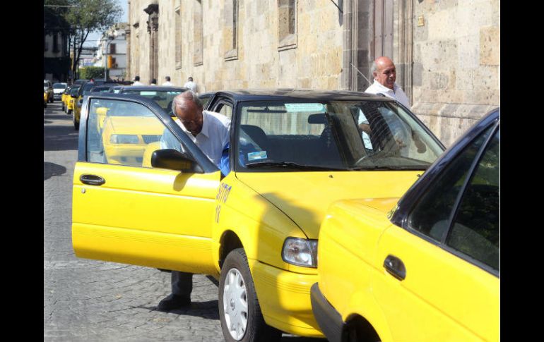 Hasta el martes se tenían inscritos 10 mil 922 taxis en el registro, de los cerca de 12 mil que se estima operan en la ZMG. EL INFORMADOR / ARCHIVO