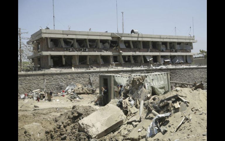 La embajada de Alemania en Kabul resultó muy dañada en el atentado del pasado jueves. AP /  M. Hossaini