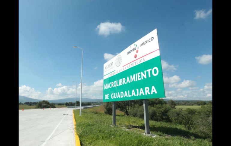El Macrolibramiento de Guadalajara, cuya construcción ha sufrido retrasos, se está abriendo a la circulación por tramos. EL INFORMADOR / ARCHIVO