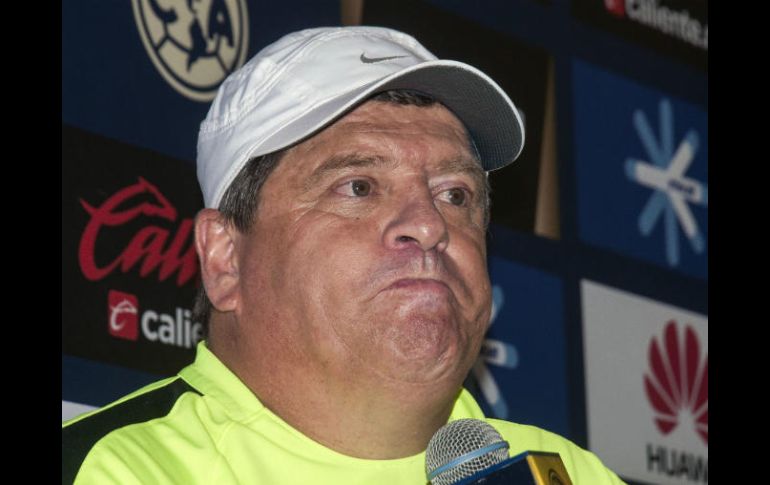 El entrenador considera que Osorio debe ''trabajar como lo ha hecho, está a unos puntos de lograr su boleto a Rusia''. MEXSPORT / ARCHIVO