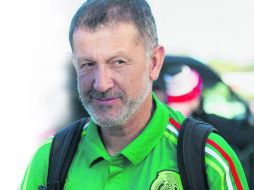 El colombiano Juan Carlos Osorio está firme en el timón de la Selección mayor. MEXSPORT /