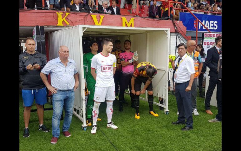 Guillermo Ochoa y Standard de Lieja salieron con su primer punto de la temporada en el AFAS Stadion Achter de Kazerne. TWITTER / @Standard_RSCL