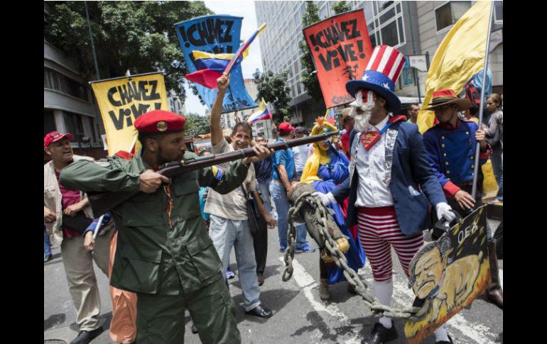 Seguidores de Nicolás Maduro participaron en una manifestación contra el imperialismo. EFE / N. Sayago