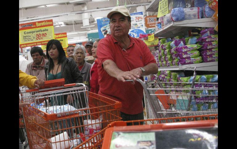 A junio de este año, el consolidado de piso de ventas de Wal-Mart, Chedraui y Soriana creció 1.2 %. AP / ARCHIVO