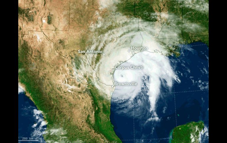 El huracán 'Harvey' es categoría 3 y ha sido catalogado como un gran peligro para las vidas humanas. AFP /