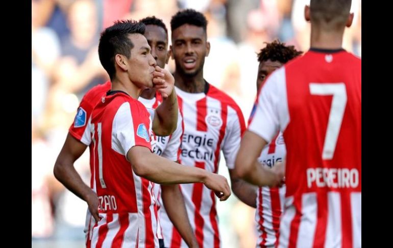Lozano celebra su tanto, marcado al minuto 24 del partido. TWITTER / @PSV