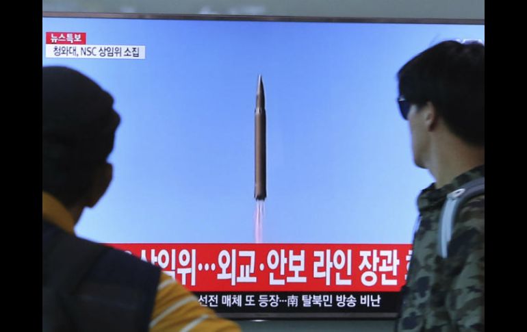 Un misil lanzado por Corea del Norte sobrevoló el espacio aéreo de Japón. AP / A. Young-joon