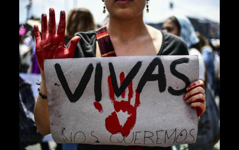 Miles marcharon para exigir justicia ante la muerte de la joven Mara Fernanda. AFP / R. Schemidt