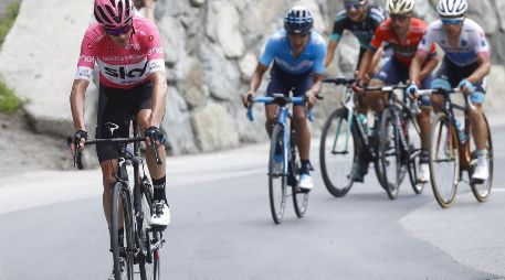 Froome está por convertirse en el primer británico y el primer ciclista del Sky que gana el Giro. AFP/L. Benies
